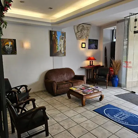 Hotel De La Gare 2*