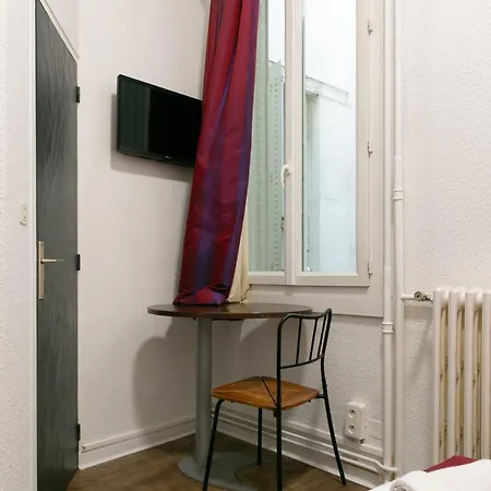 De La Gare Station 2* נאנט